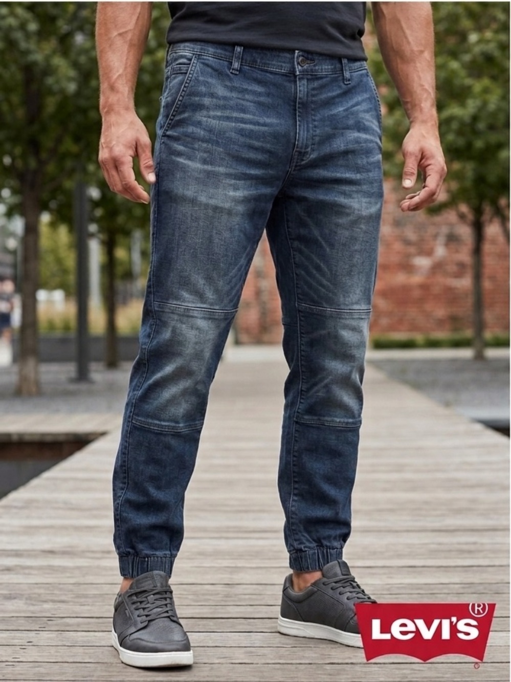 LEVIS STRAUSS vintage dark wash jogger denim jeans